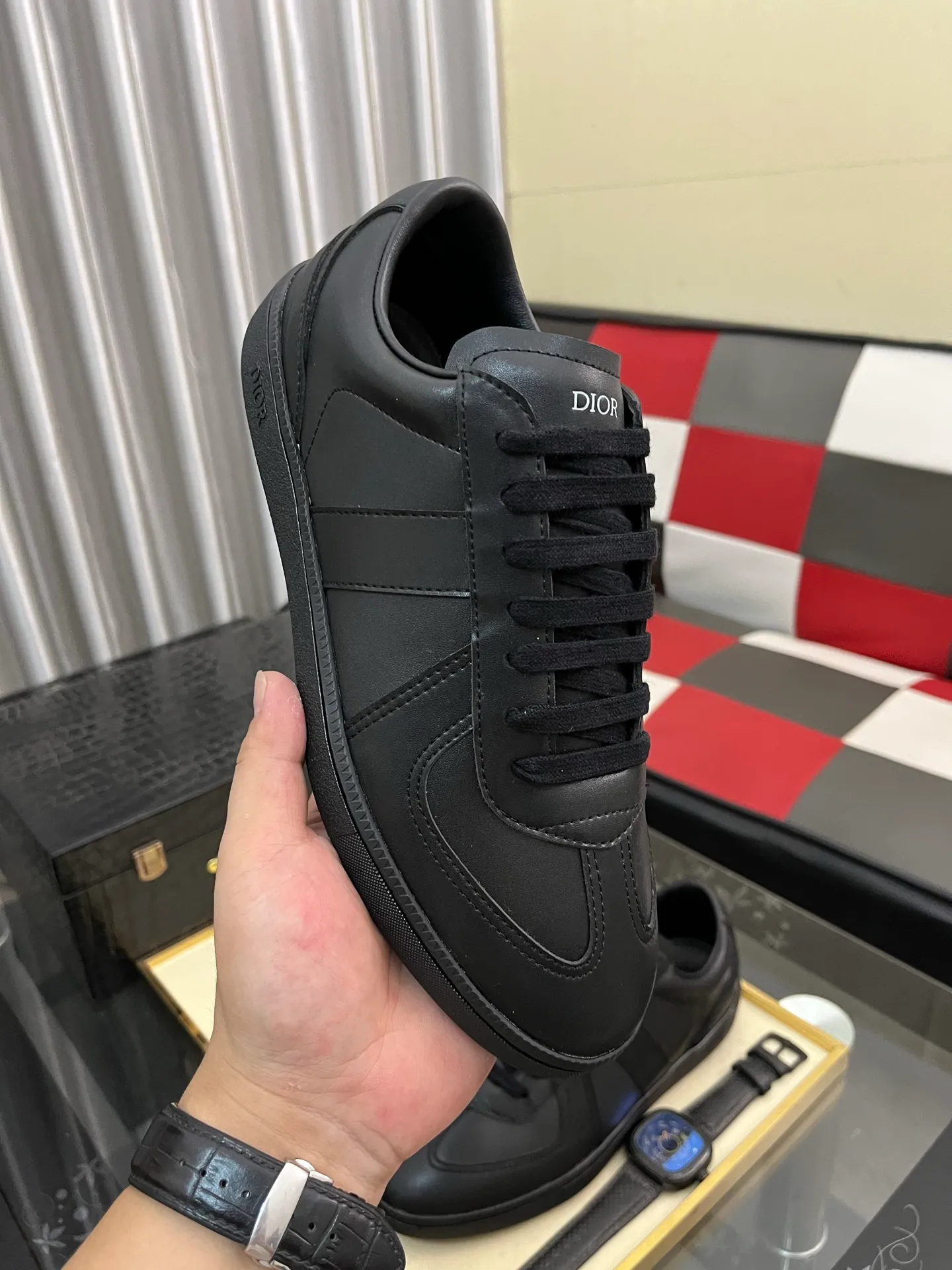 Men's shoes 💰380⌚️⌚️ 【Dior*DIAO】original quality.~ Unique modern style sneakers. 🏃A must-have casual shoe for trendy men😍😍 Original brand imported from Italy, imported original leather, sheep lining (refuses to discolor and grind feet) Sole: Original sole provided by the original factory, French lazy style design ⚠️Fit to the feet, original quality, super comfortable original sole. Code number: 38-442️⃣Colors available
